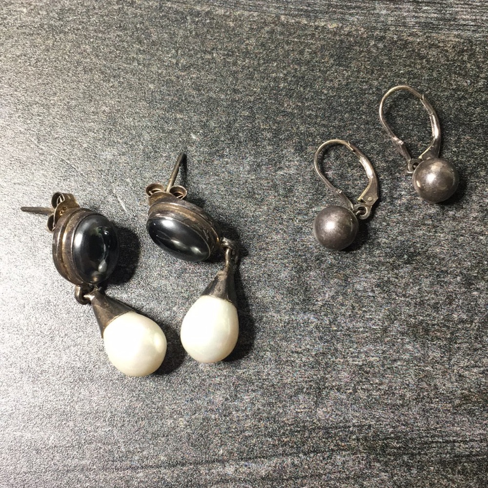 🐙 2 Piece Earring Set